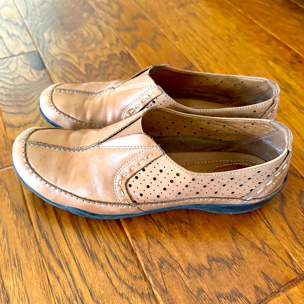 Clarks Artisan Kessa Grace Tan Leather Loafers Size 8
